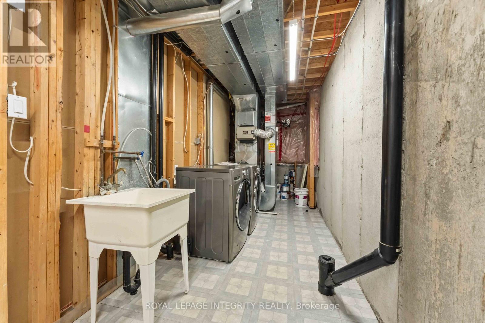 13 SOUTHPOINTE AVENUE - 27