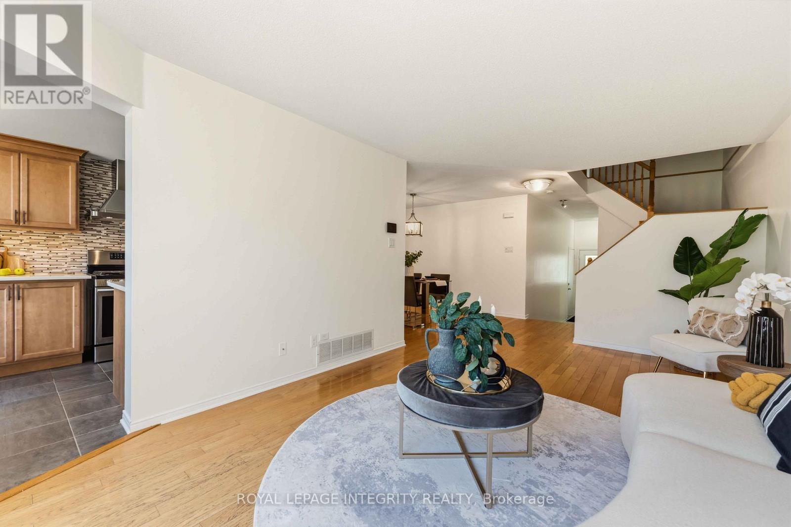 13 SOUTHPOINTE AVENUE - 6