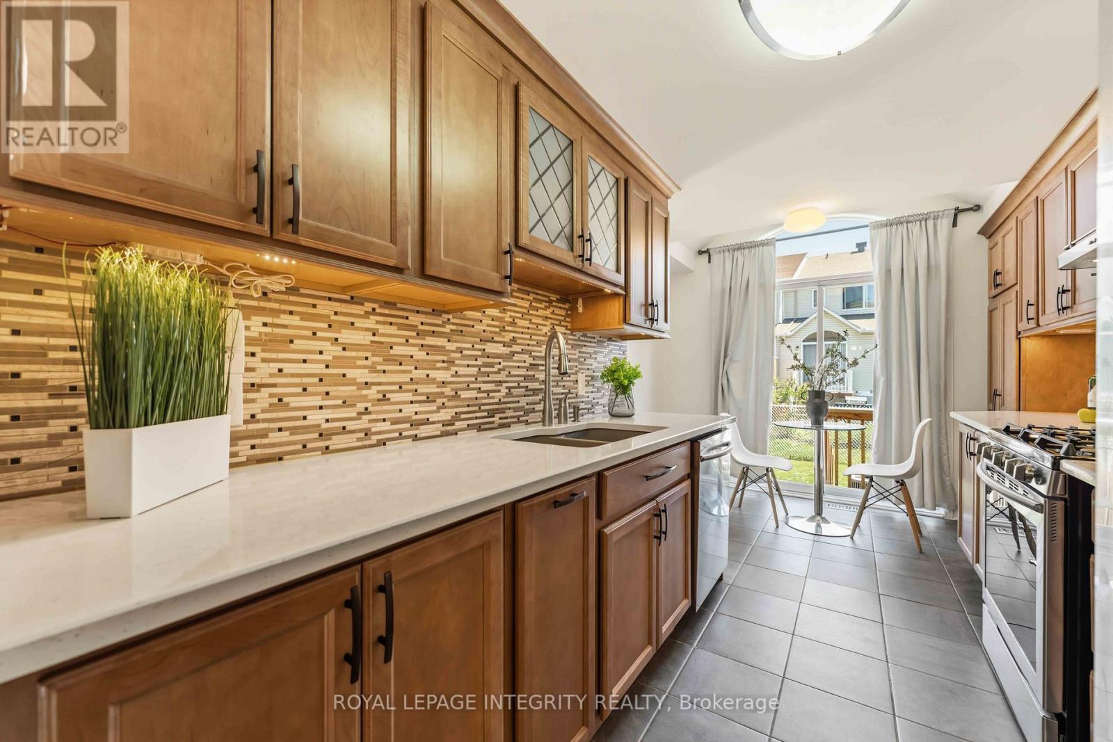 13 SOUTHPOINTE AVENUE - 9