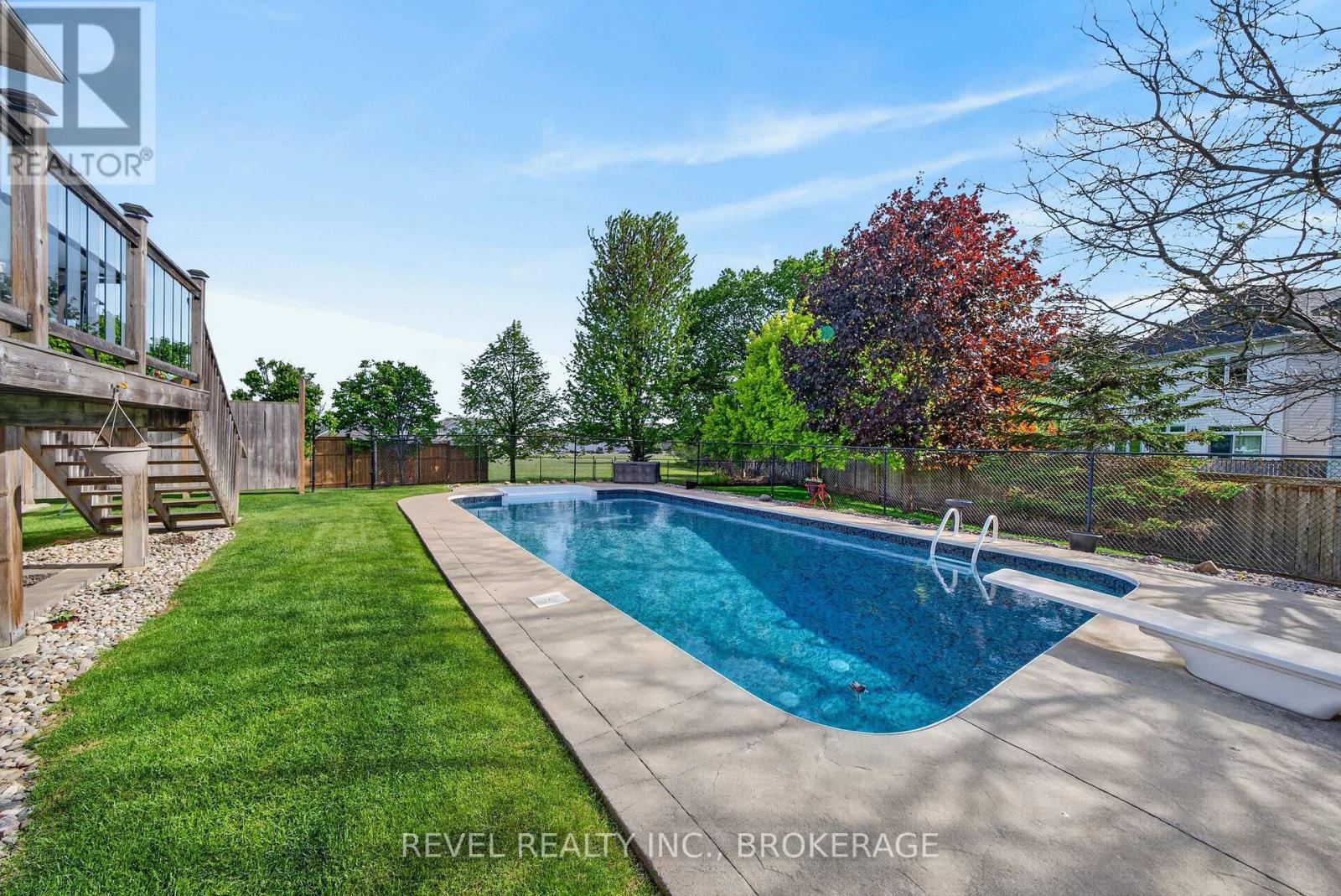 1557 PROVIDENCE CRESCENT - 45