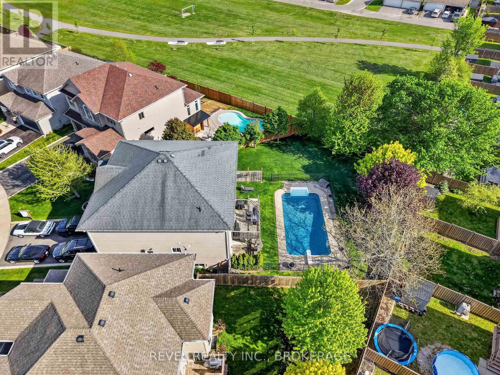 1557 PROVIDENCE CRESCENT - 47