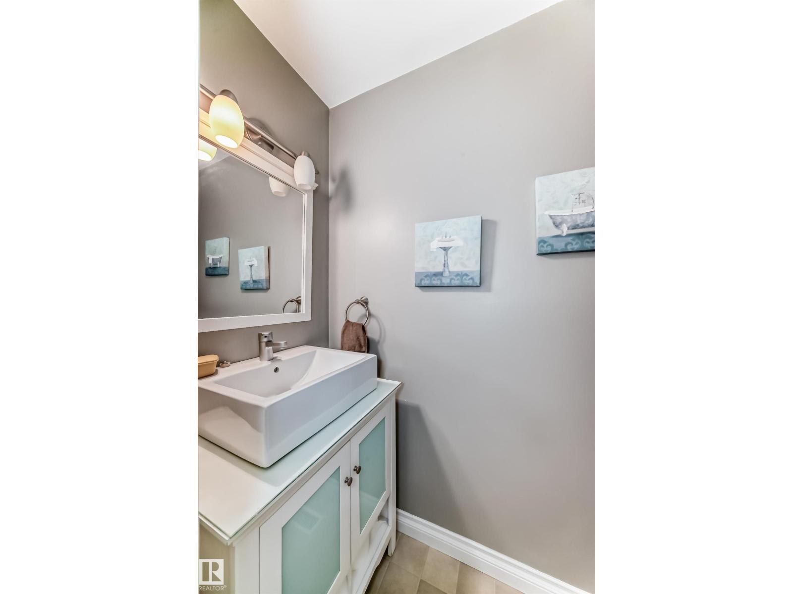 #18 10453 20 AV NW - 26