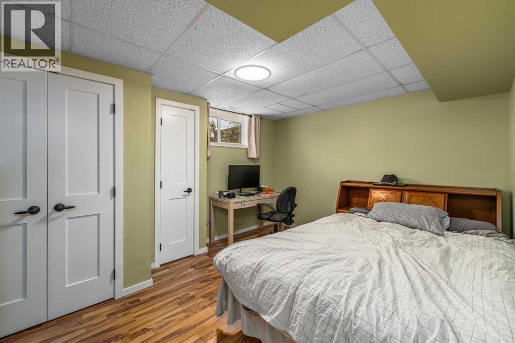 51 Midvalley Crescent SE - 30