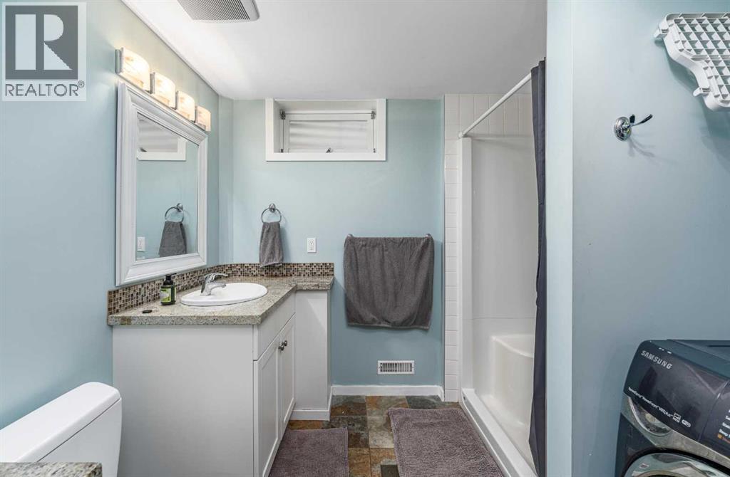 51 Midvalley Crescent SE - 31