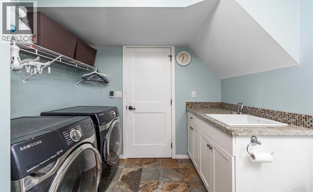 51 Midvalley Crescent SE - 32