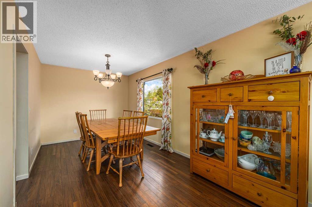 51 Midvalley Crescent SE - 13