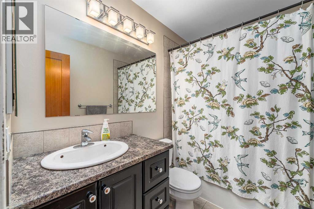 51 Midvalley Crescent SE - 27