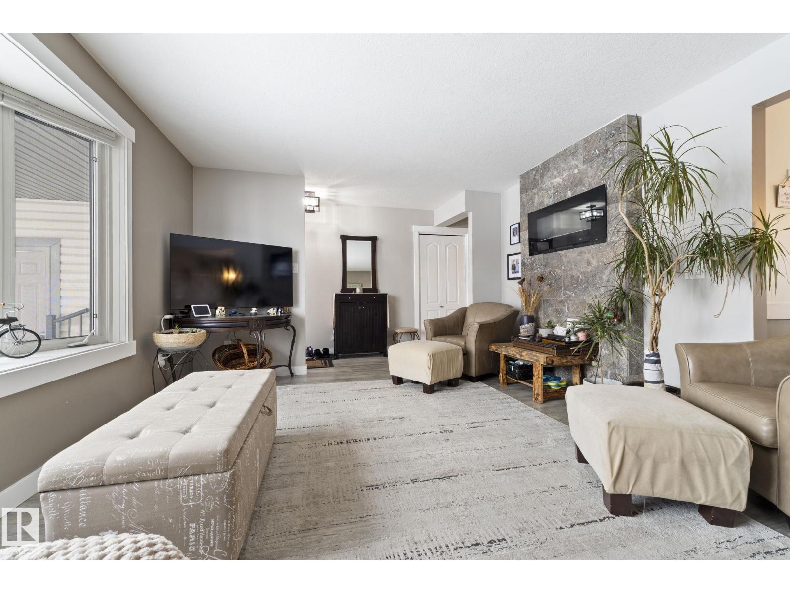 12116 148 AV NW - 8