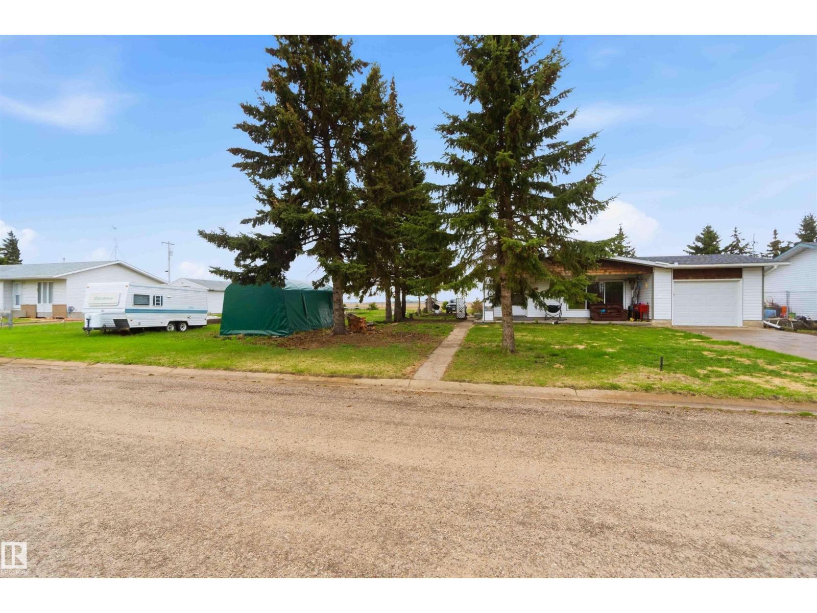5437 49 AV - photo 2