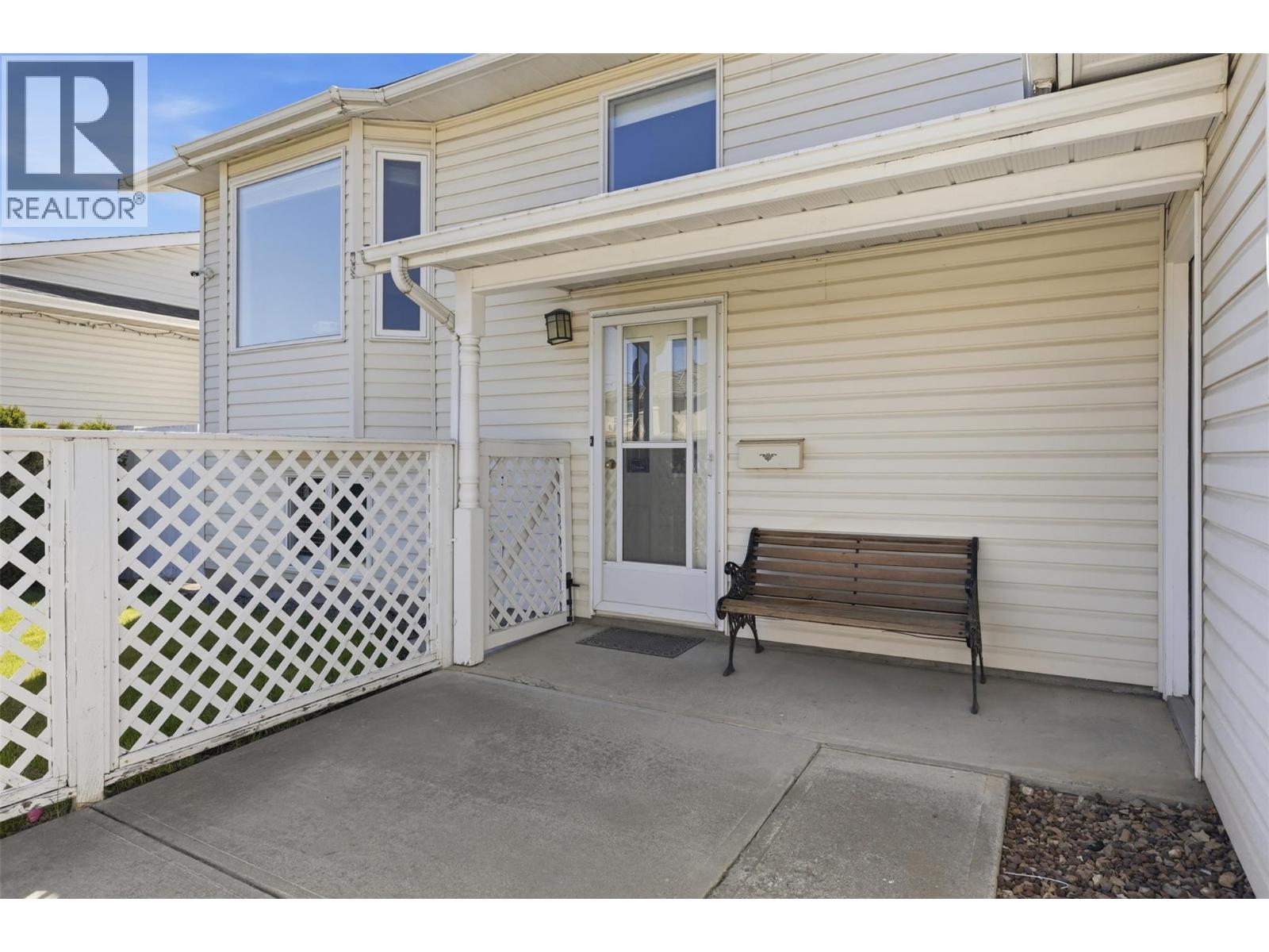 1335 LETHBRIDGE Avenue - Image 3