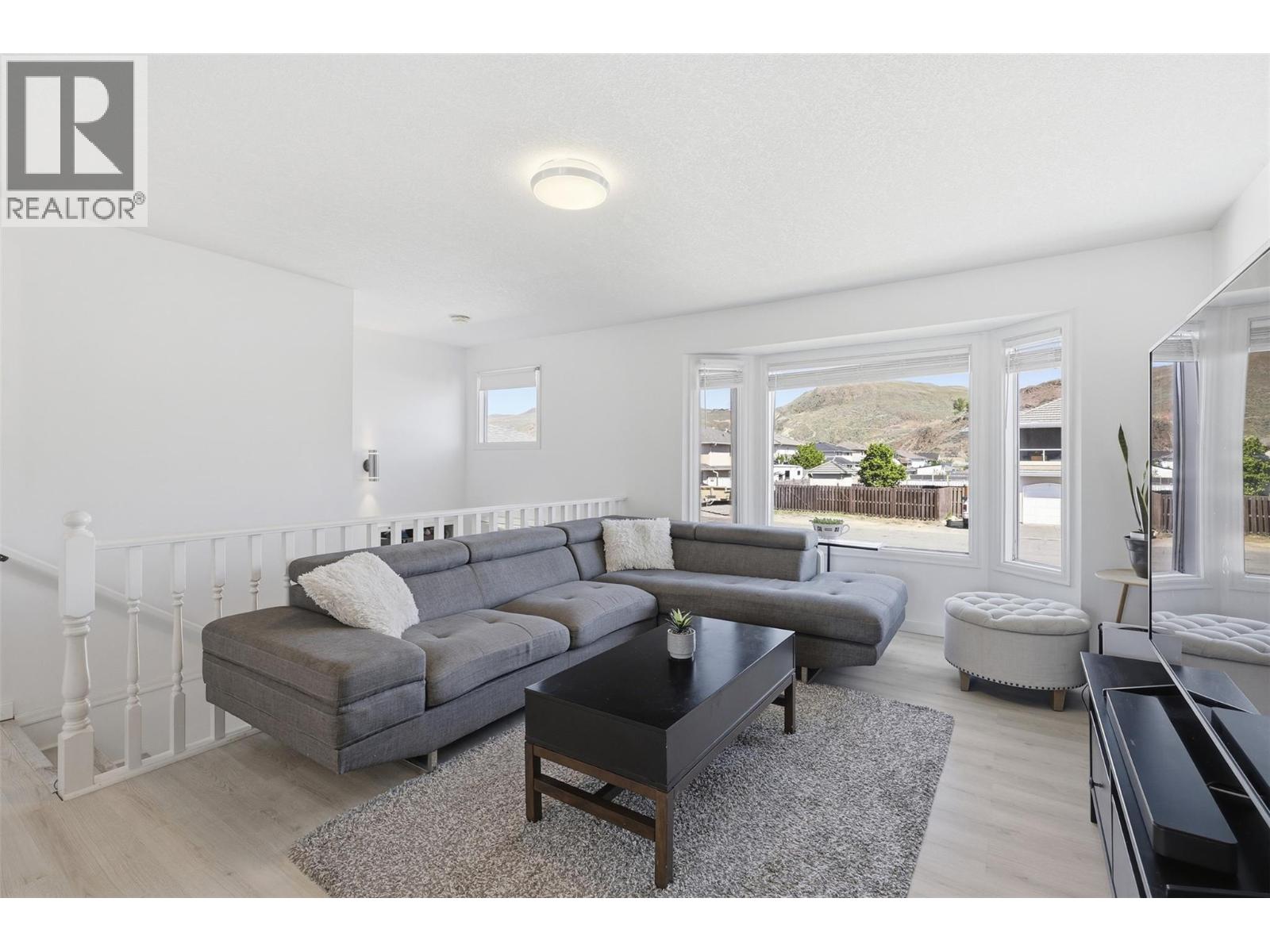 1335 LETHBRIDGE Avenue - 8