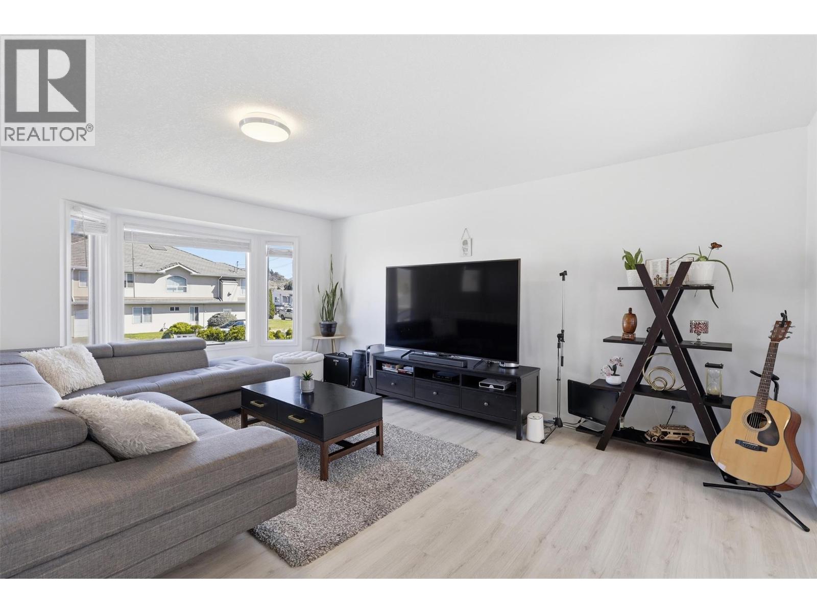 1335 LETHBRIDGE Avenue - 6