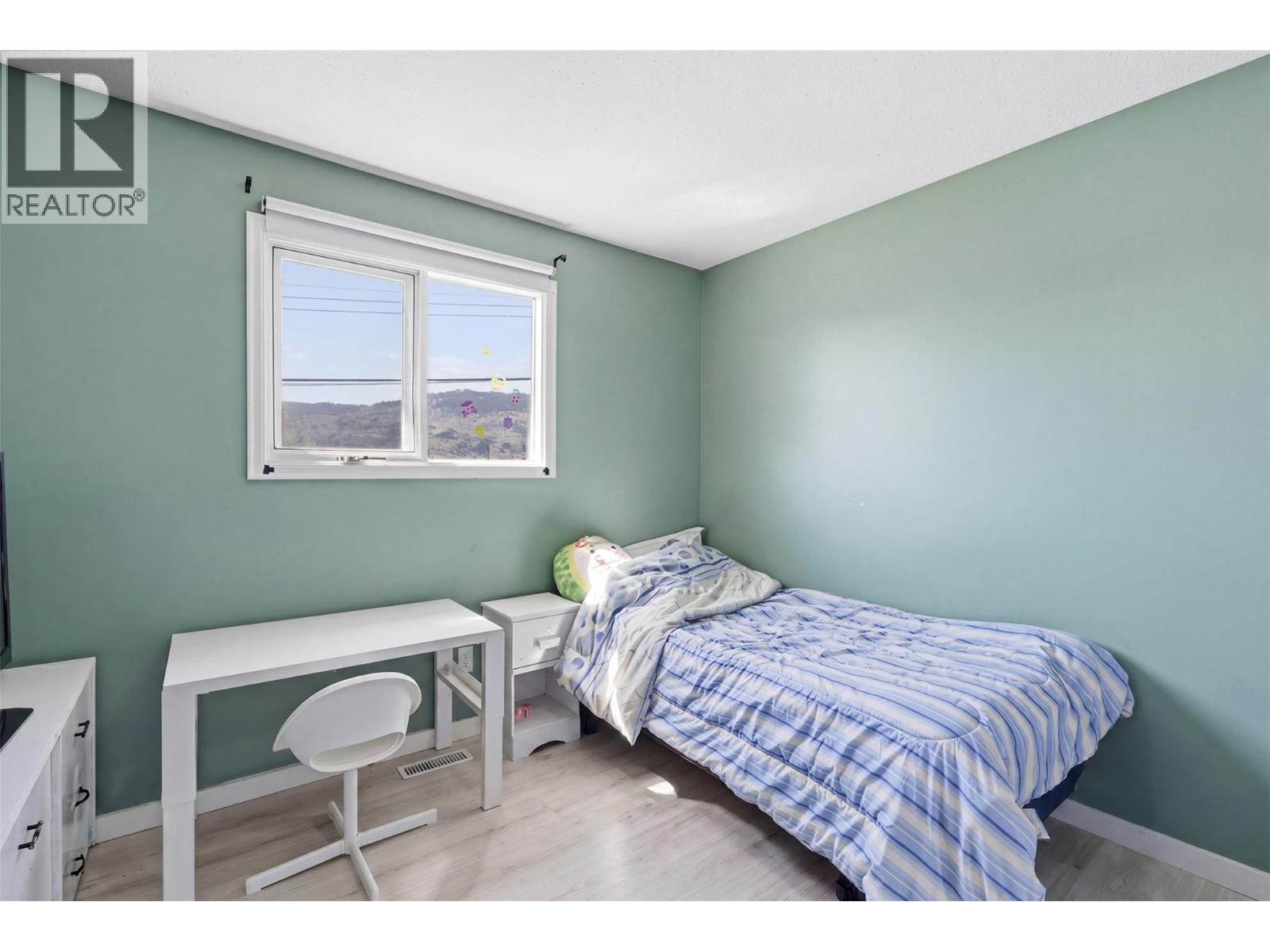1335 LETHBRIDGE Avenue - 24
