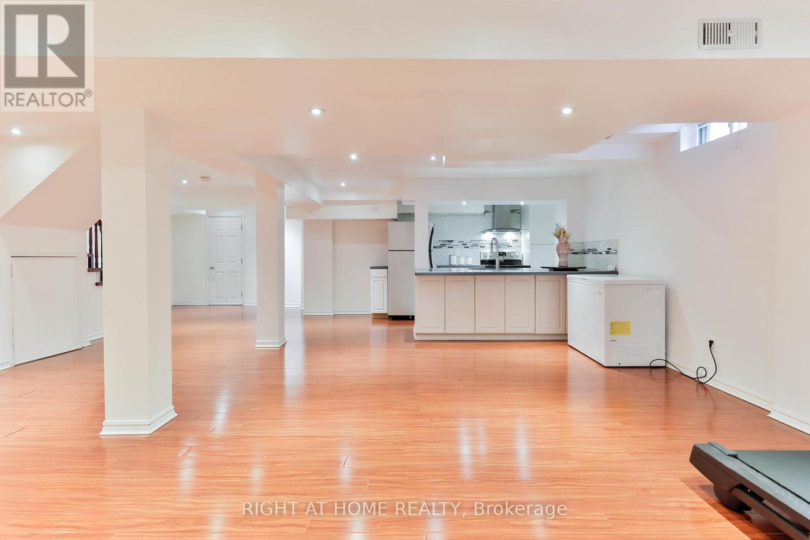 1856 WOODVIEW AVENUE - 48