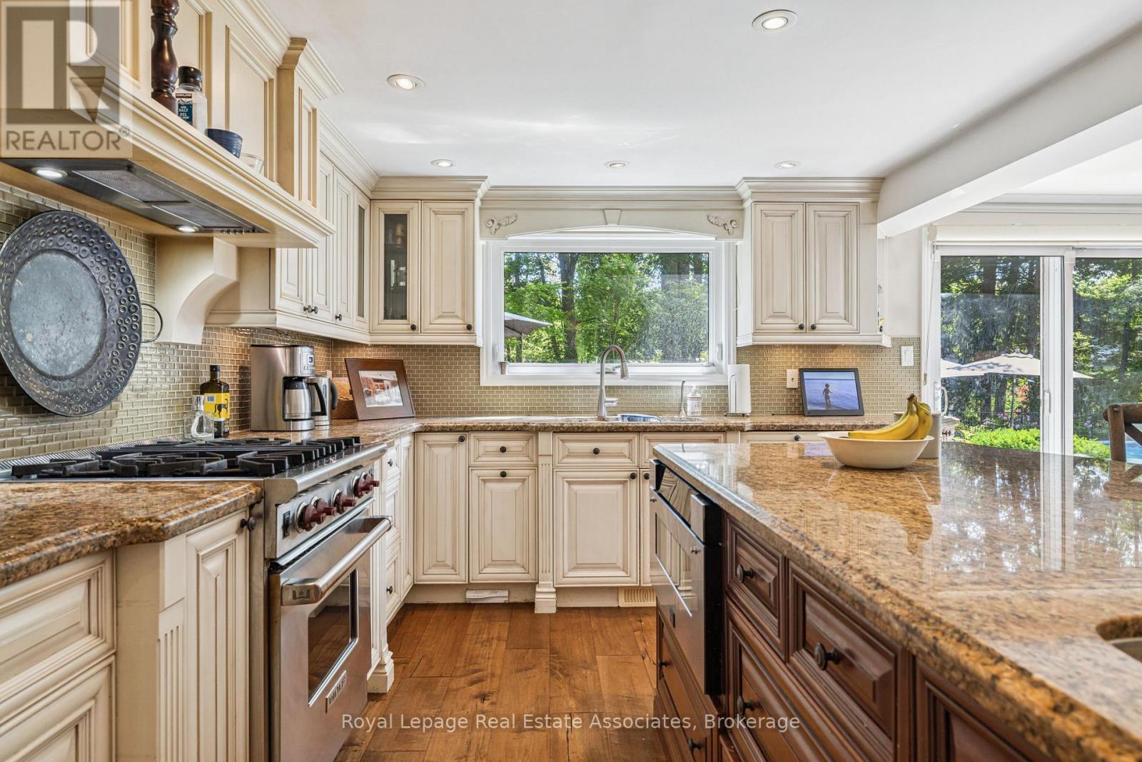 1258 RAVINE DRIVE - 21