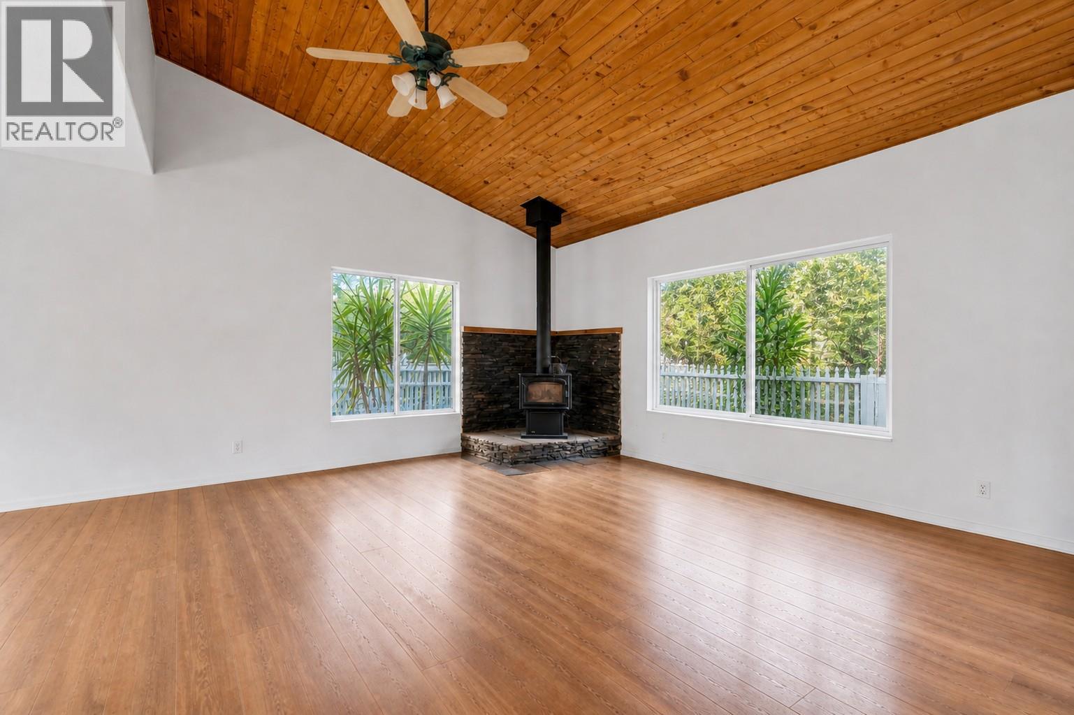 523 Grand Oro Road, Kaleden