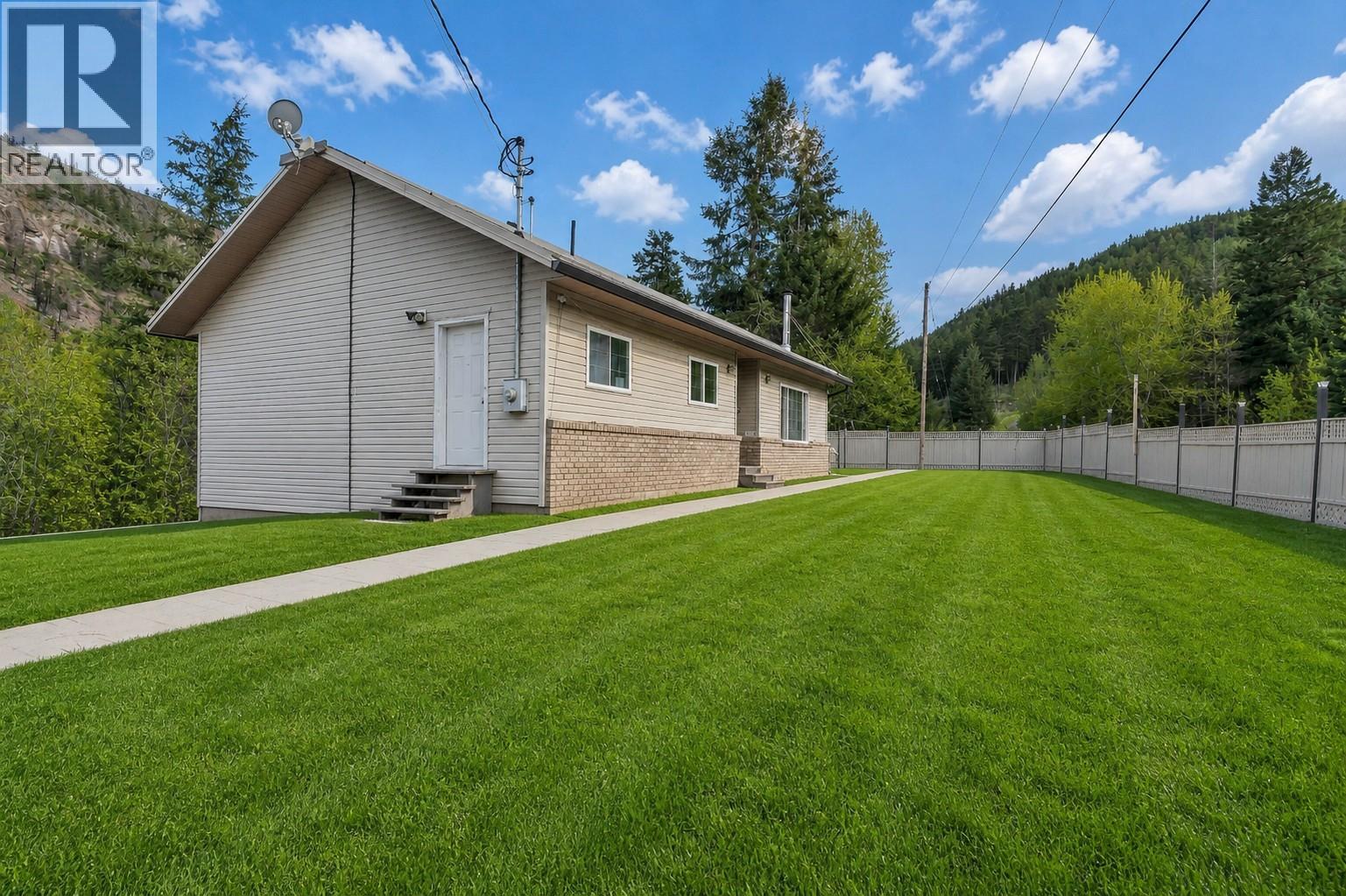 523 Grand Oro Road, Kaleden