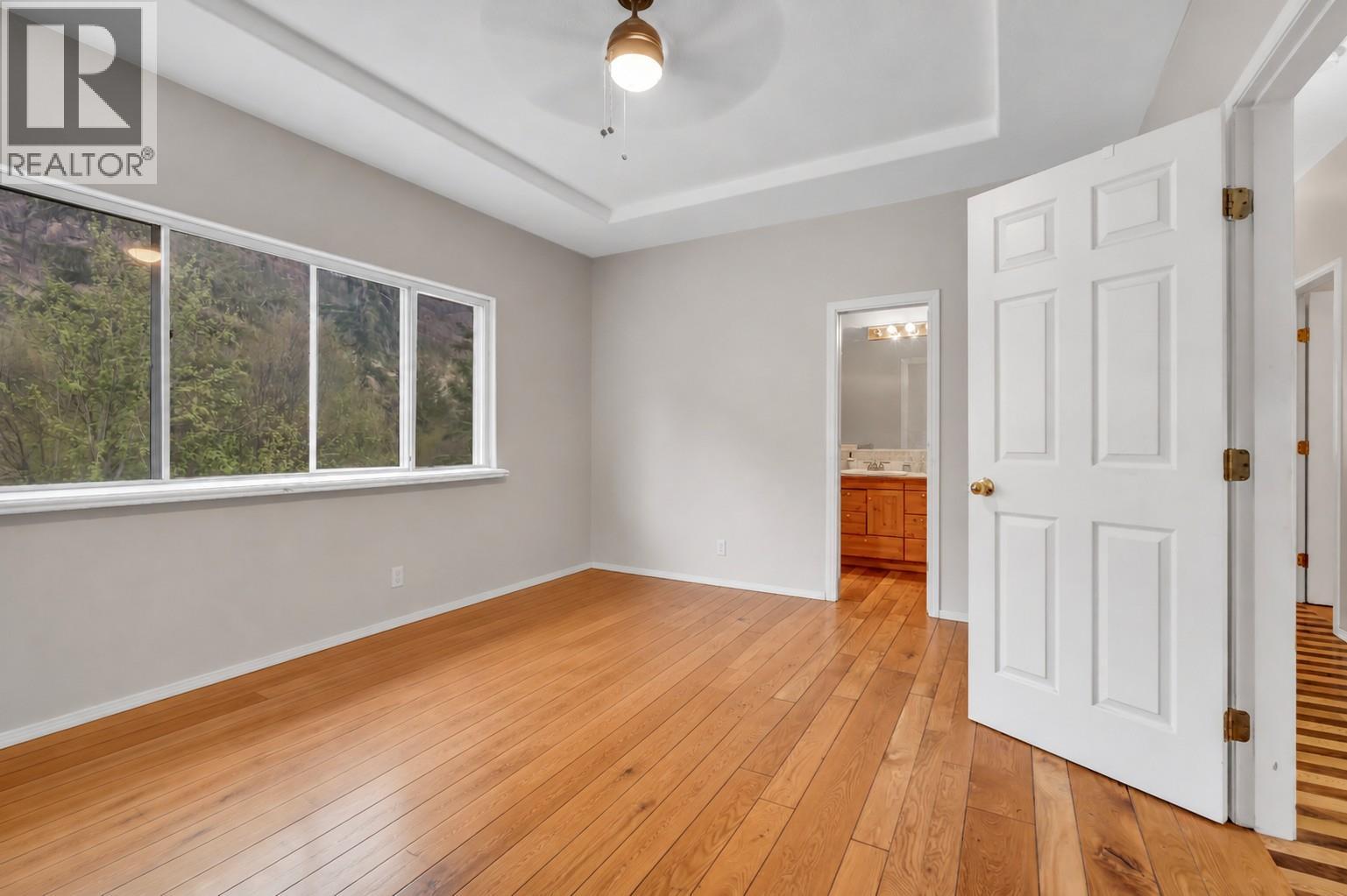 523 Grand Oro Road, Kaleden