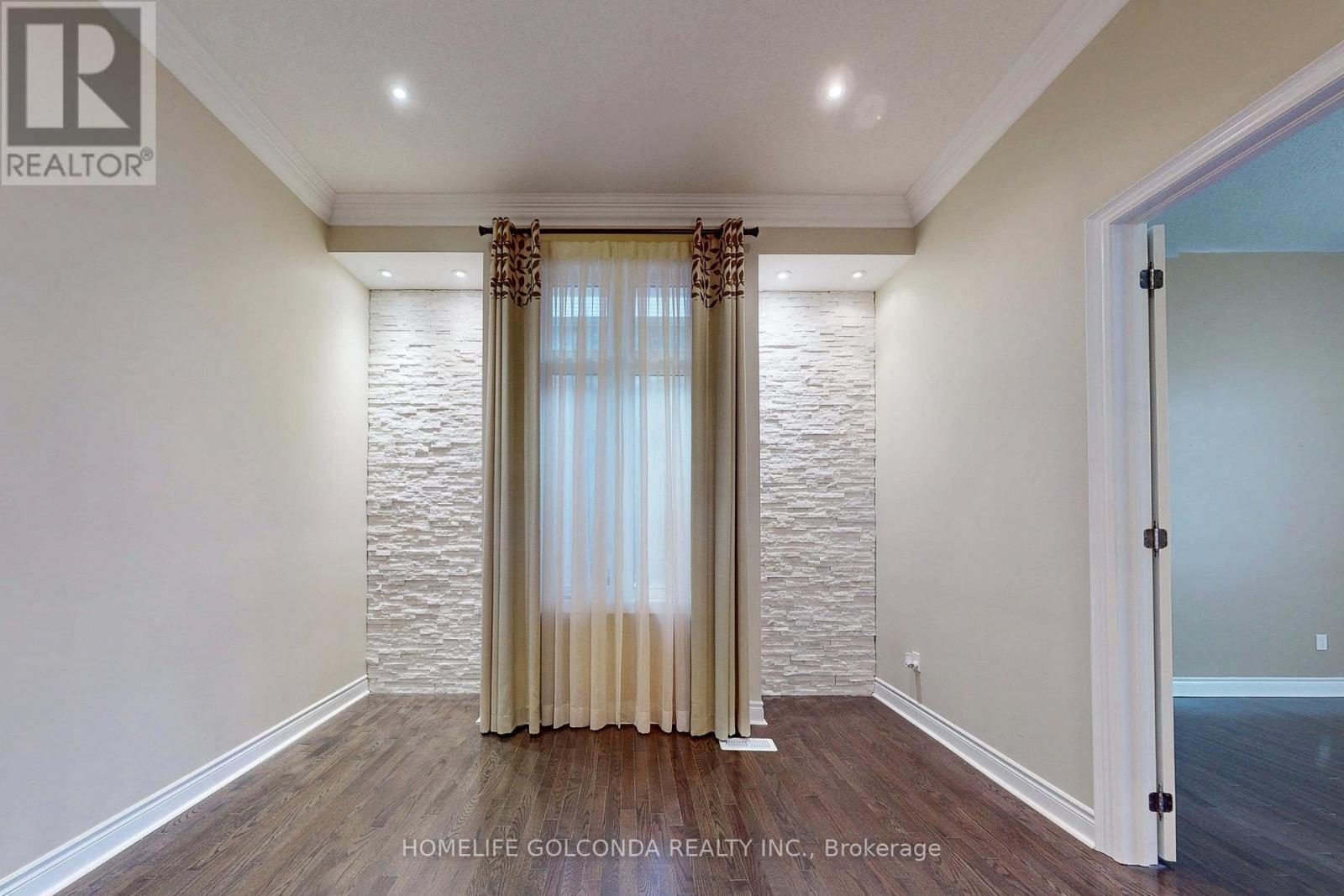 43 BELLOTTI CRESCENT - 21