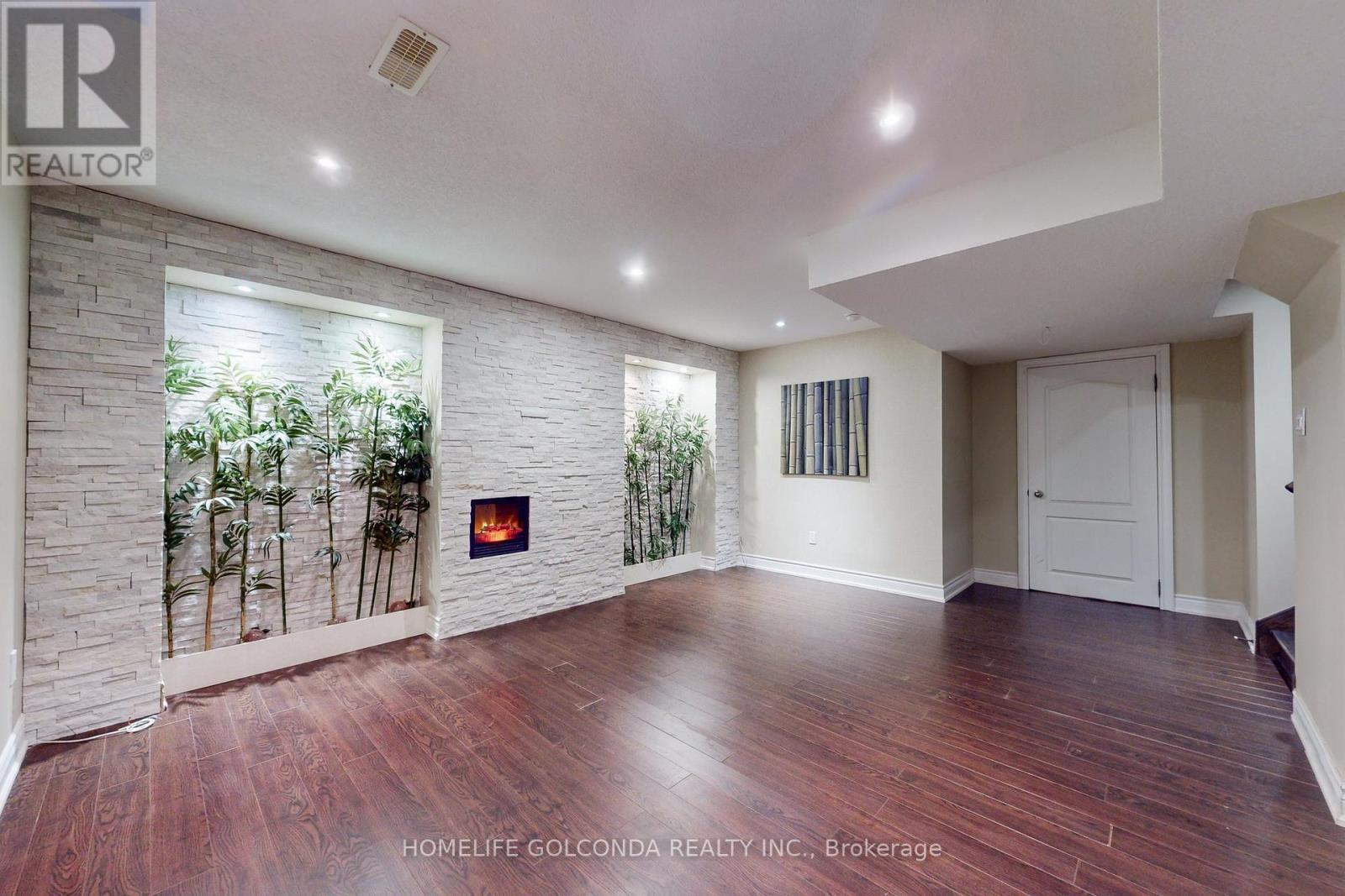 43 BELLOTTI CRESCENT - 40
