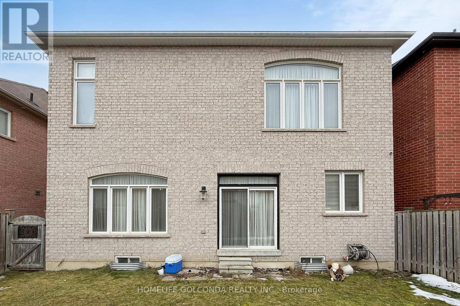 43 BELLOTTI CRESCENT - 44