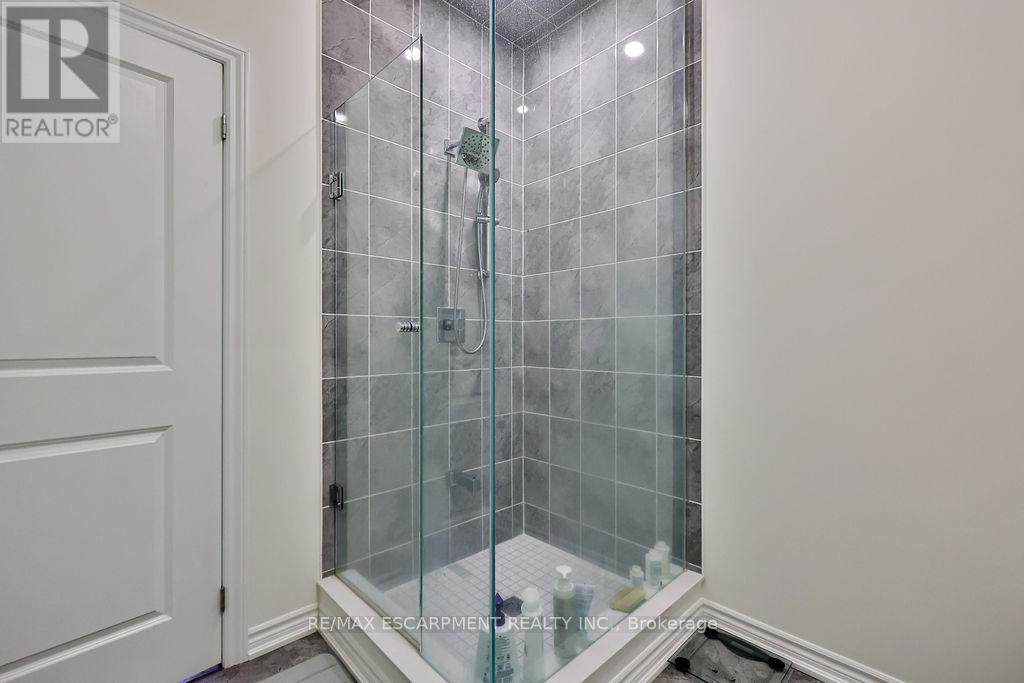 52 BONNINGTON DRIVE - 36