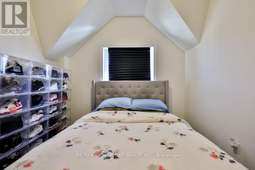 52 BONNINGTON DRIVE - 46