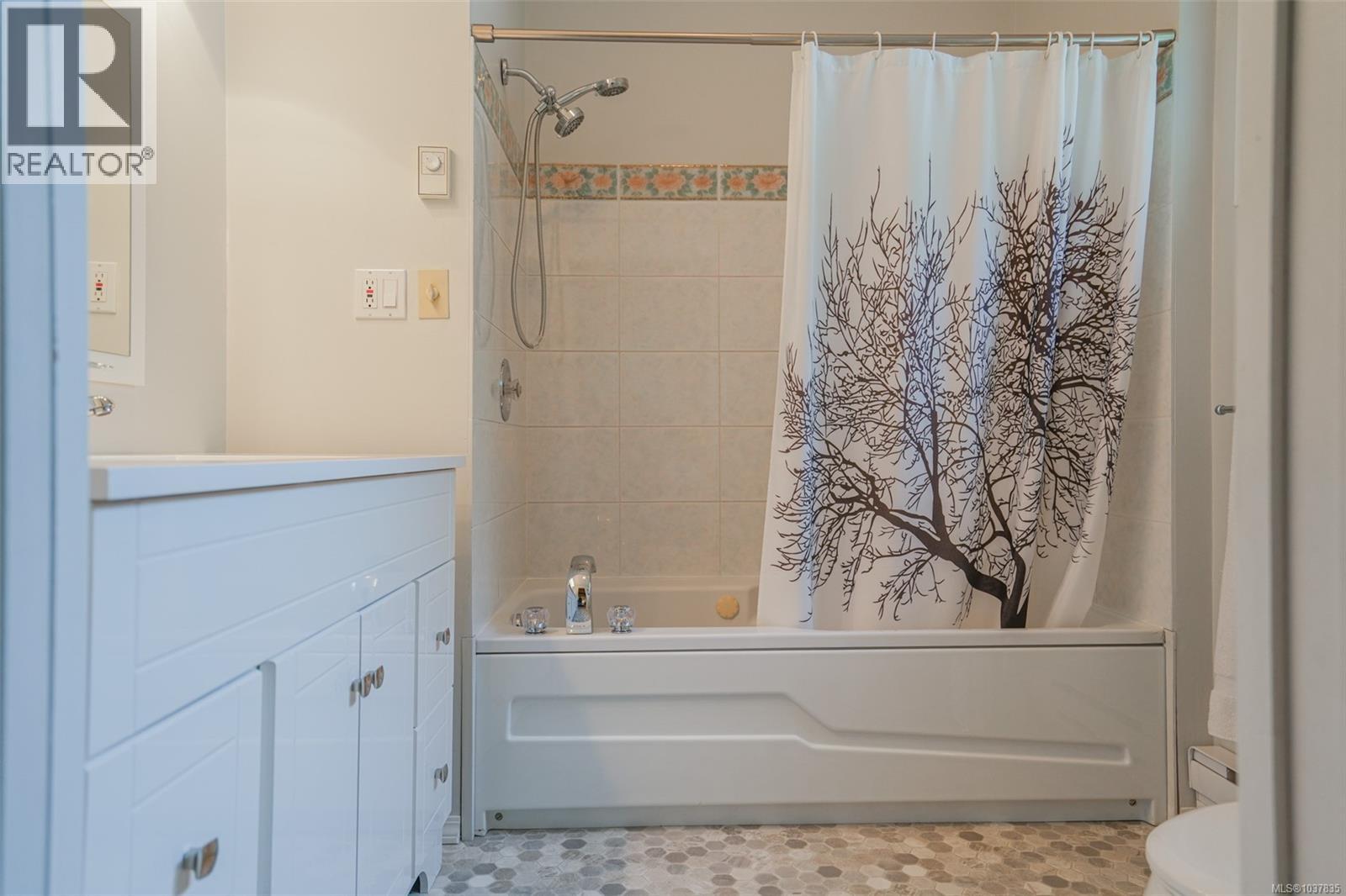 5847 River Rd, Port Alberni