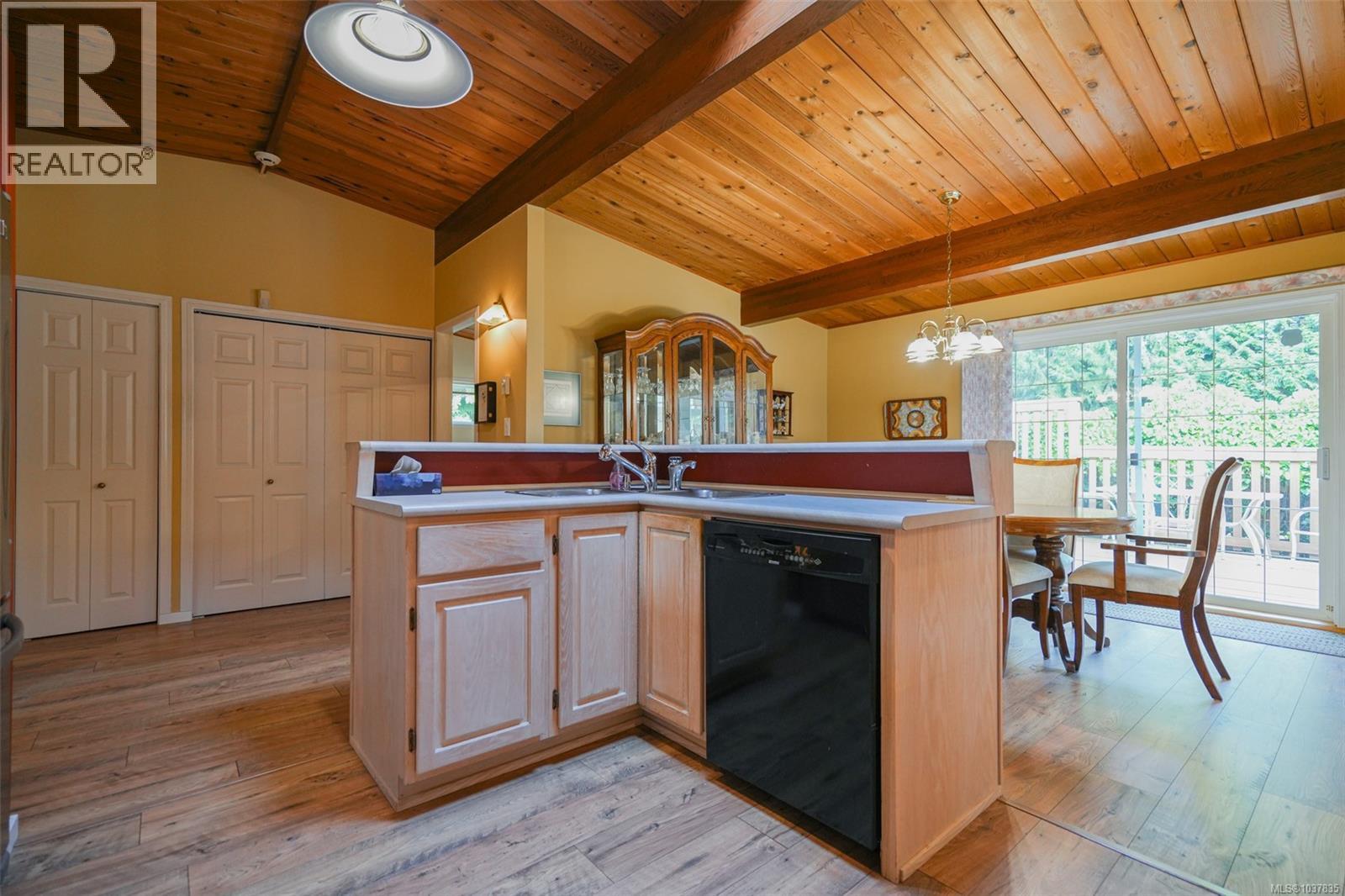 5847 River Rd, Port Alberni