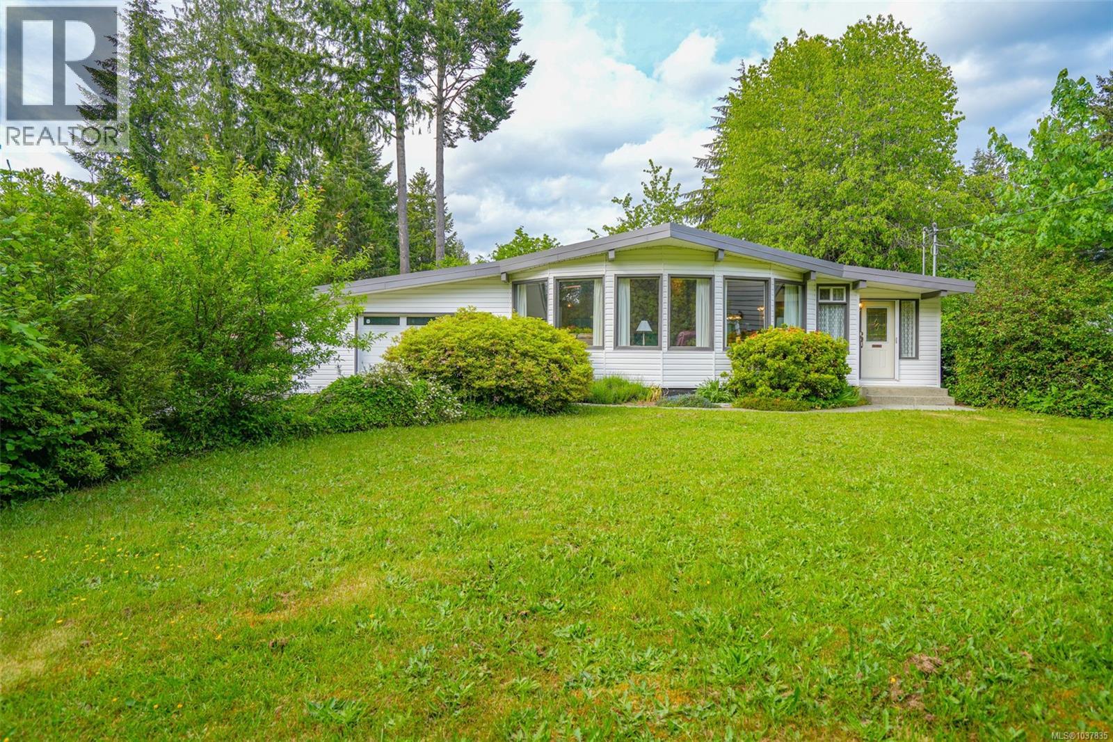 5847 River Rd, Port Alberni