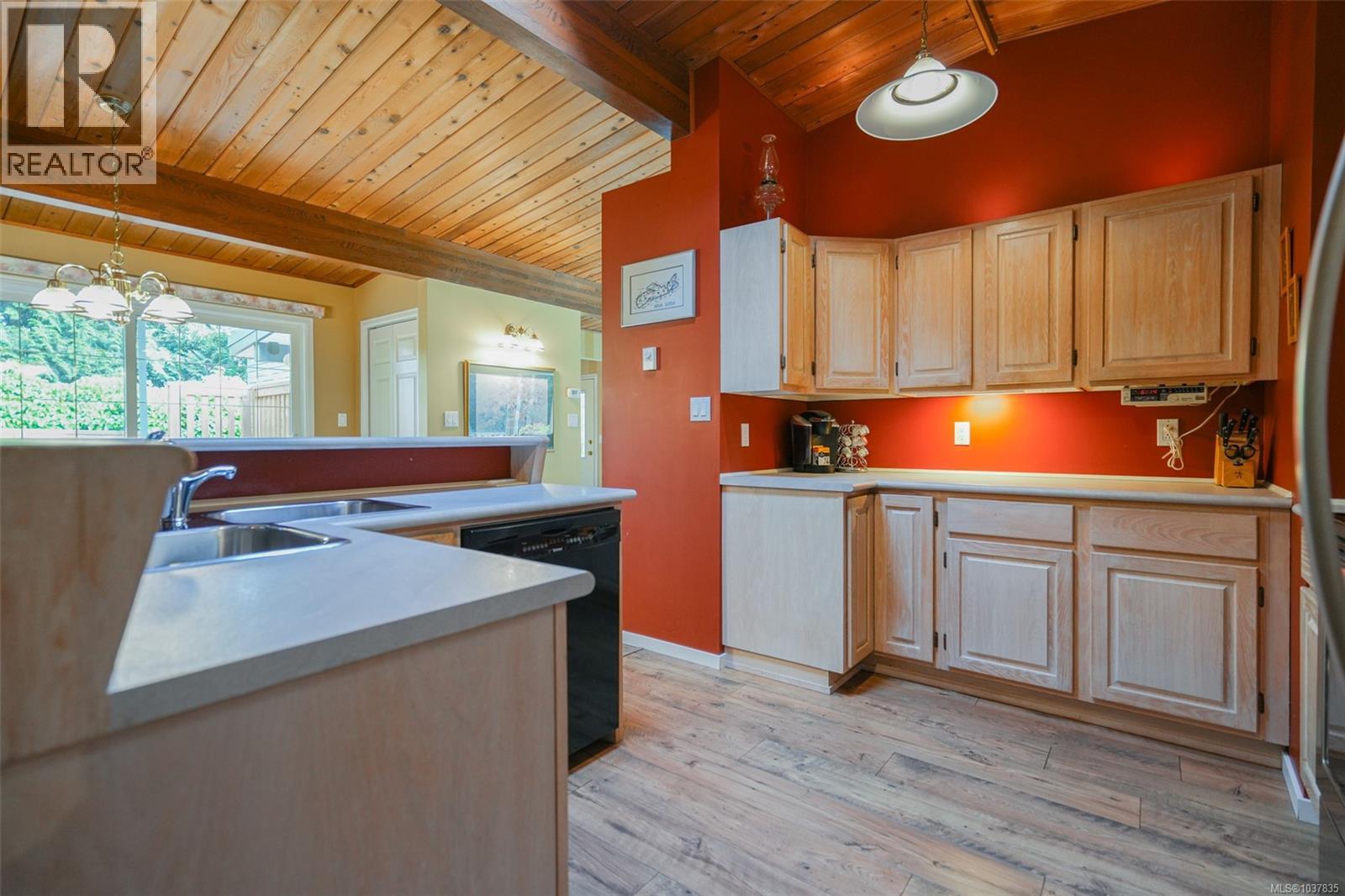 5847 River Rd, Port Alberni