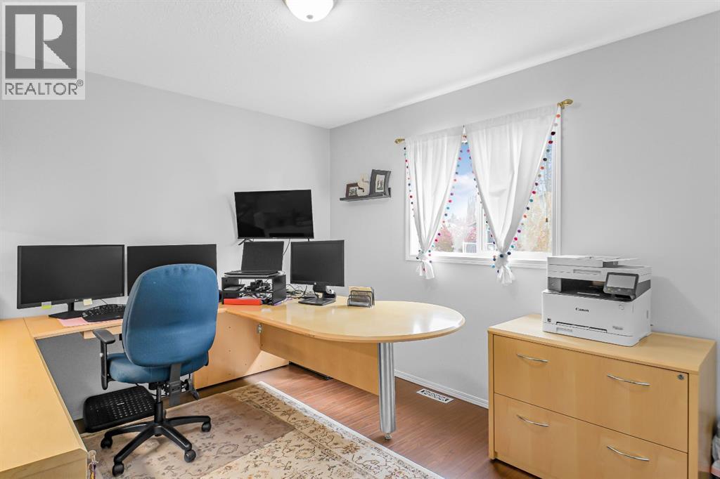 9705 67 Avenue - 11