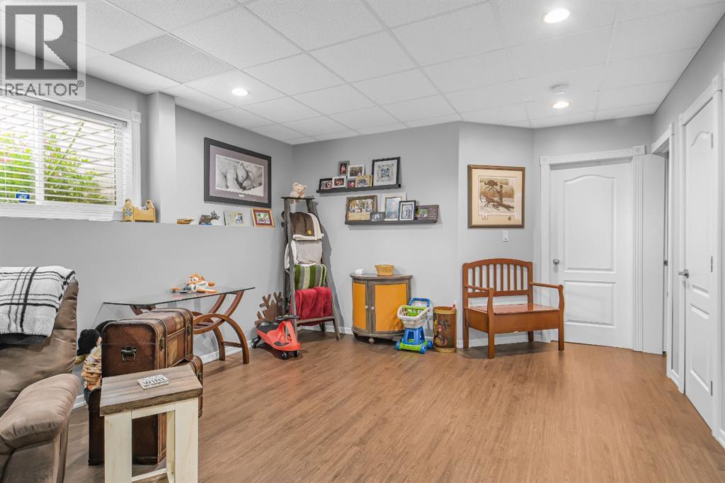 9705 67 Avenue - 19