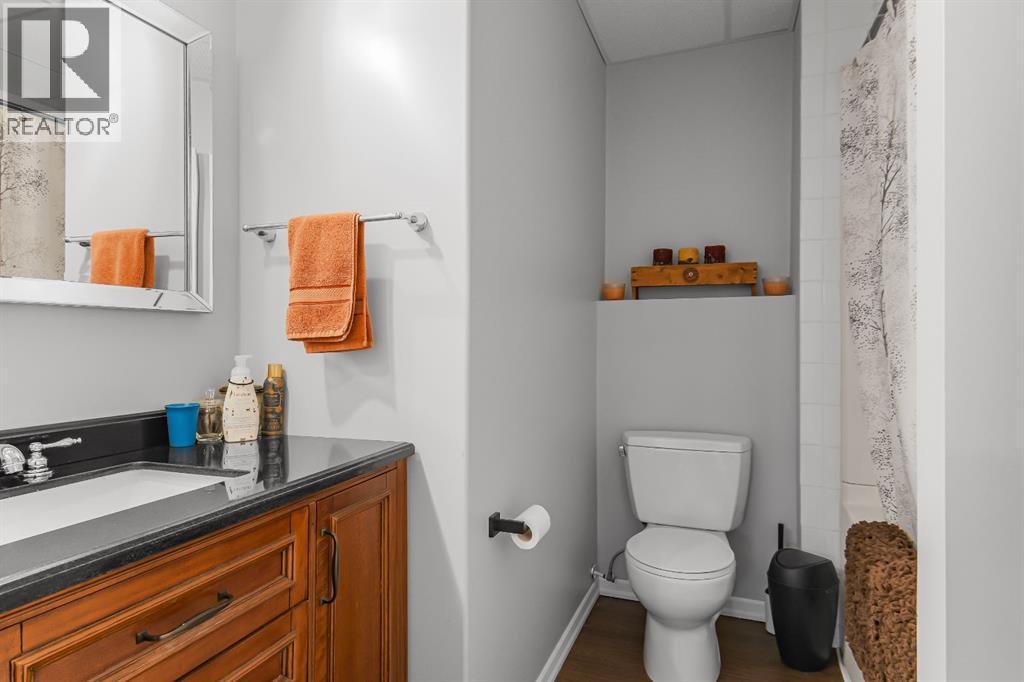 9705 67 Avenue - 23