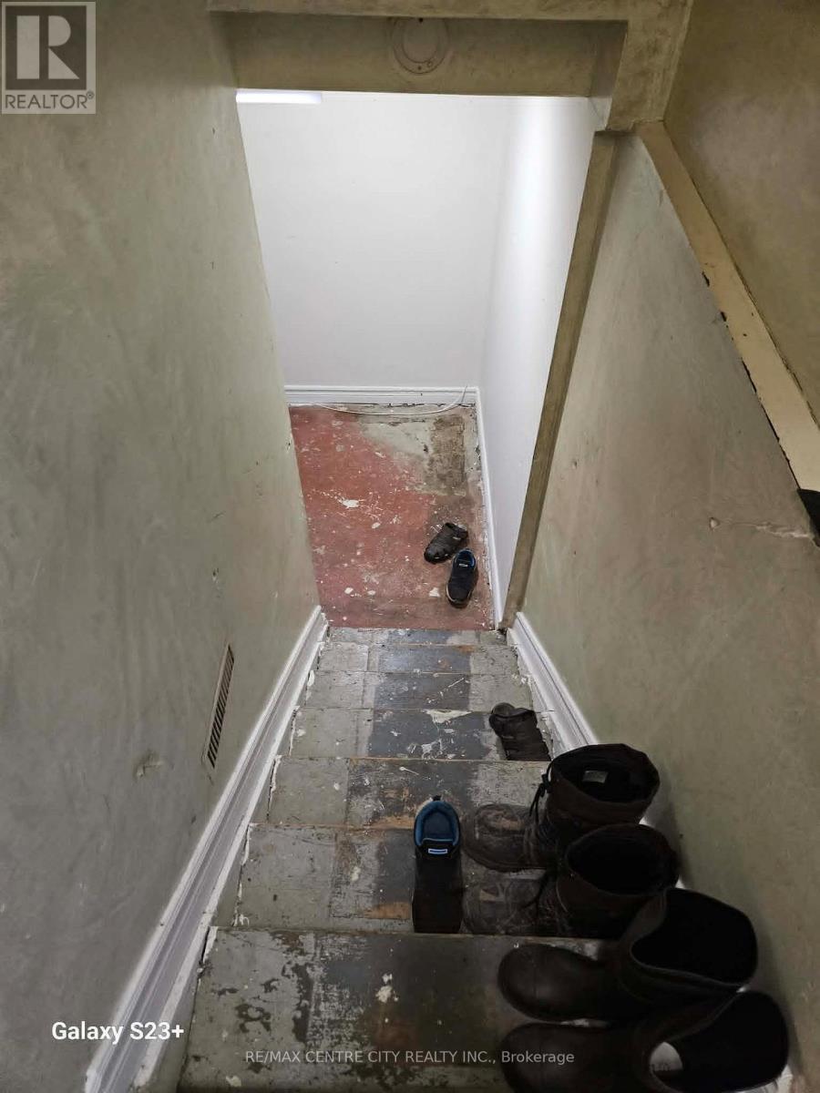 486 HALE STREET - 23