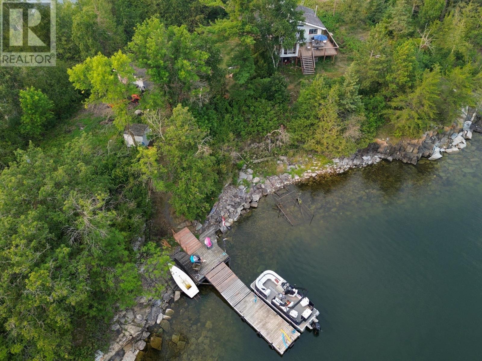 JO176 SHOAL LAKE, LAKE OF THE WOODS
