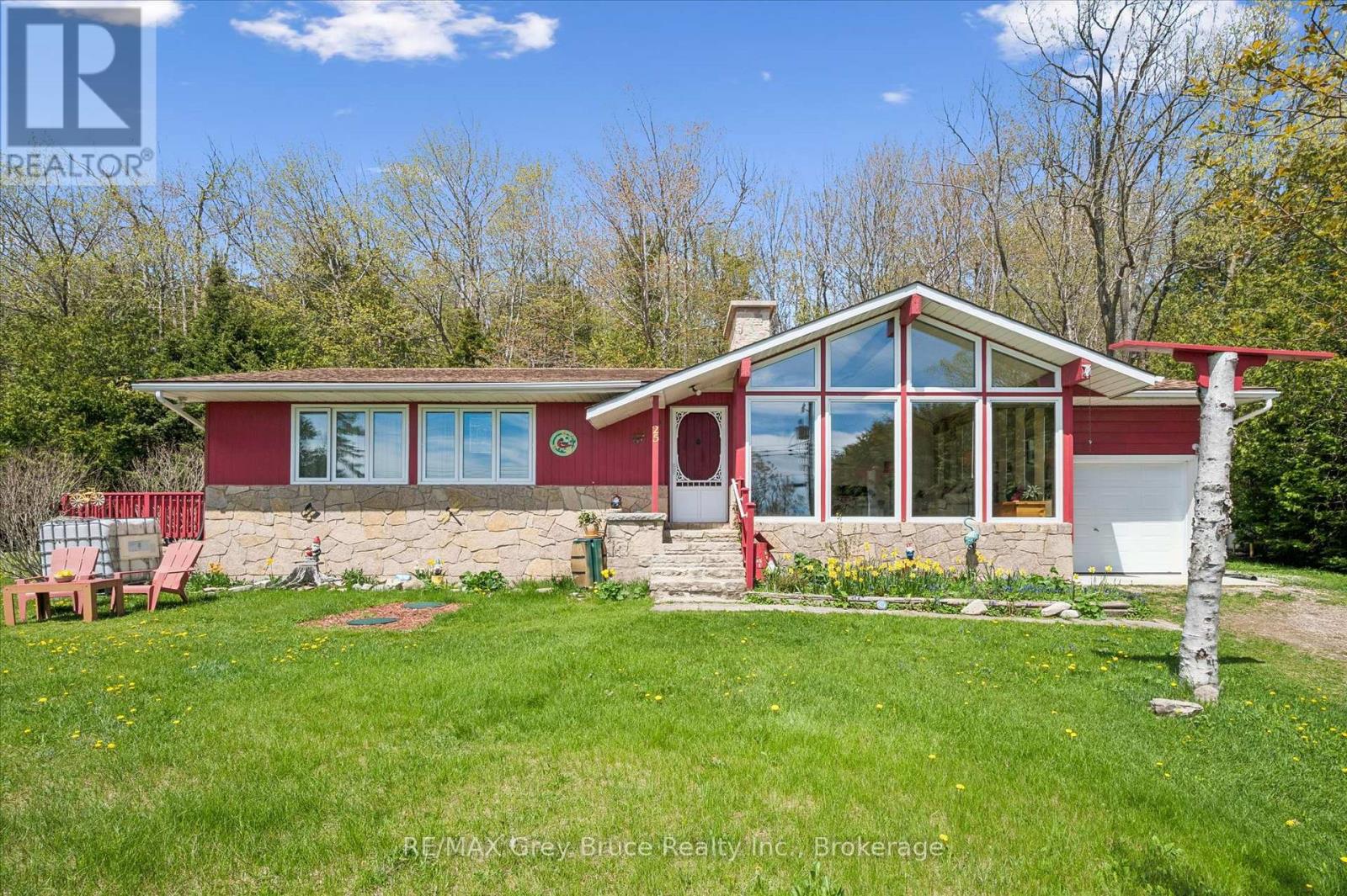 25 SHORELINE DRIVE - 1