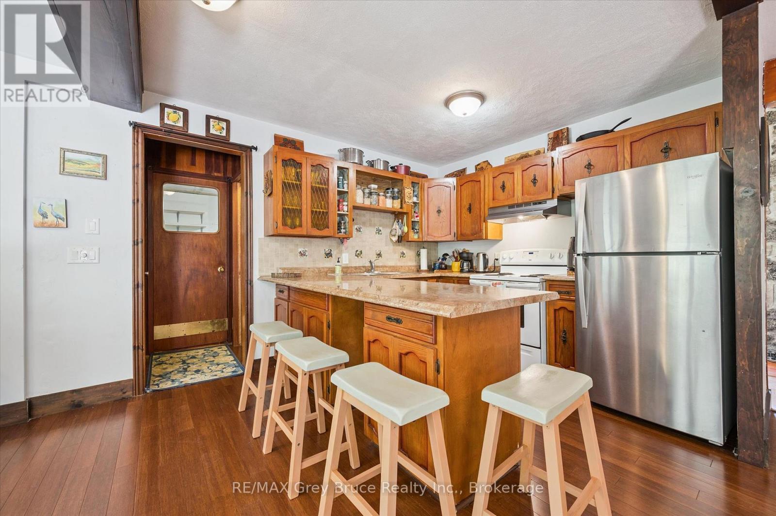 25 SHORELINE DRIVE - 14