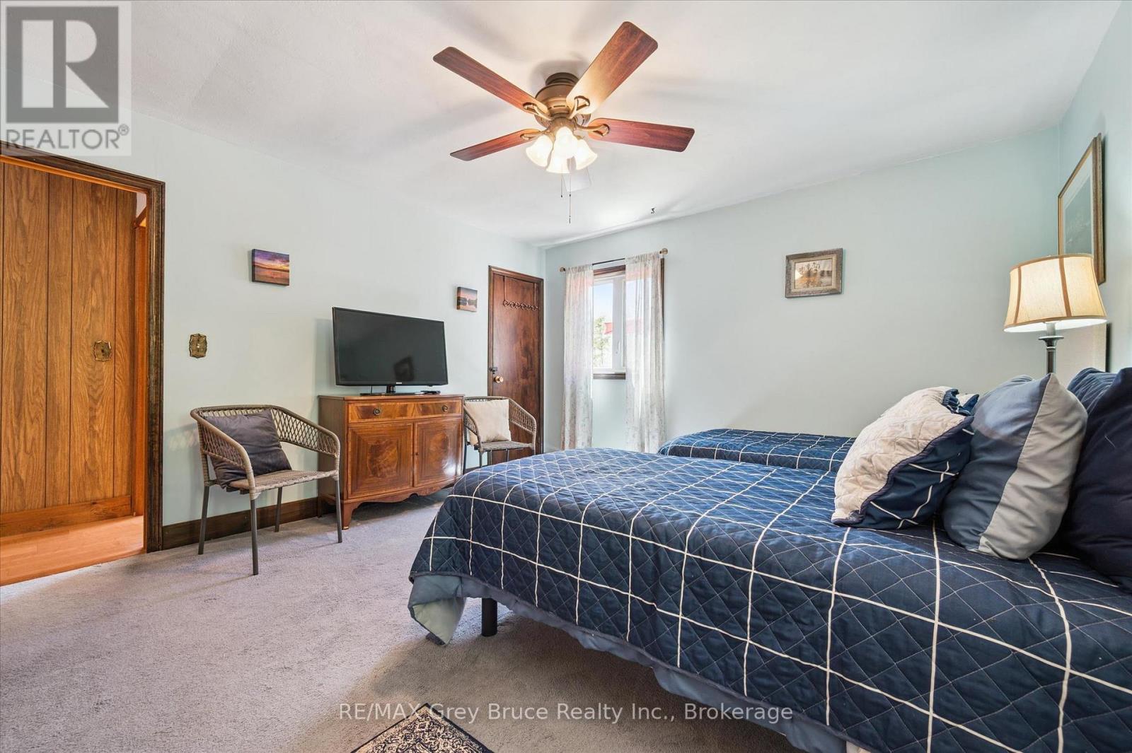 25 SHORELINE DRIVE - 23