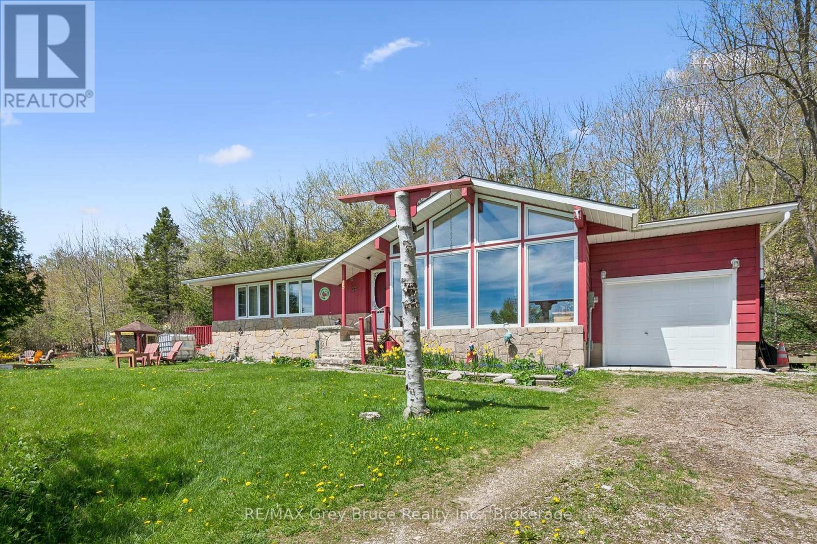 25 SHORELINE DRIVE - 26