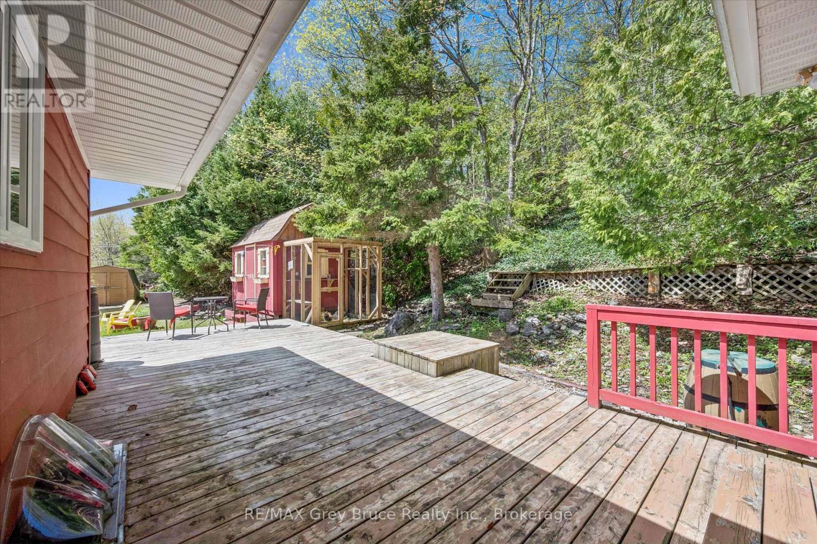 25 SHORELINE DRIVE - 27