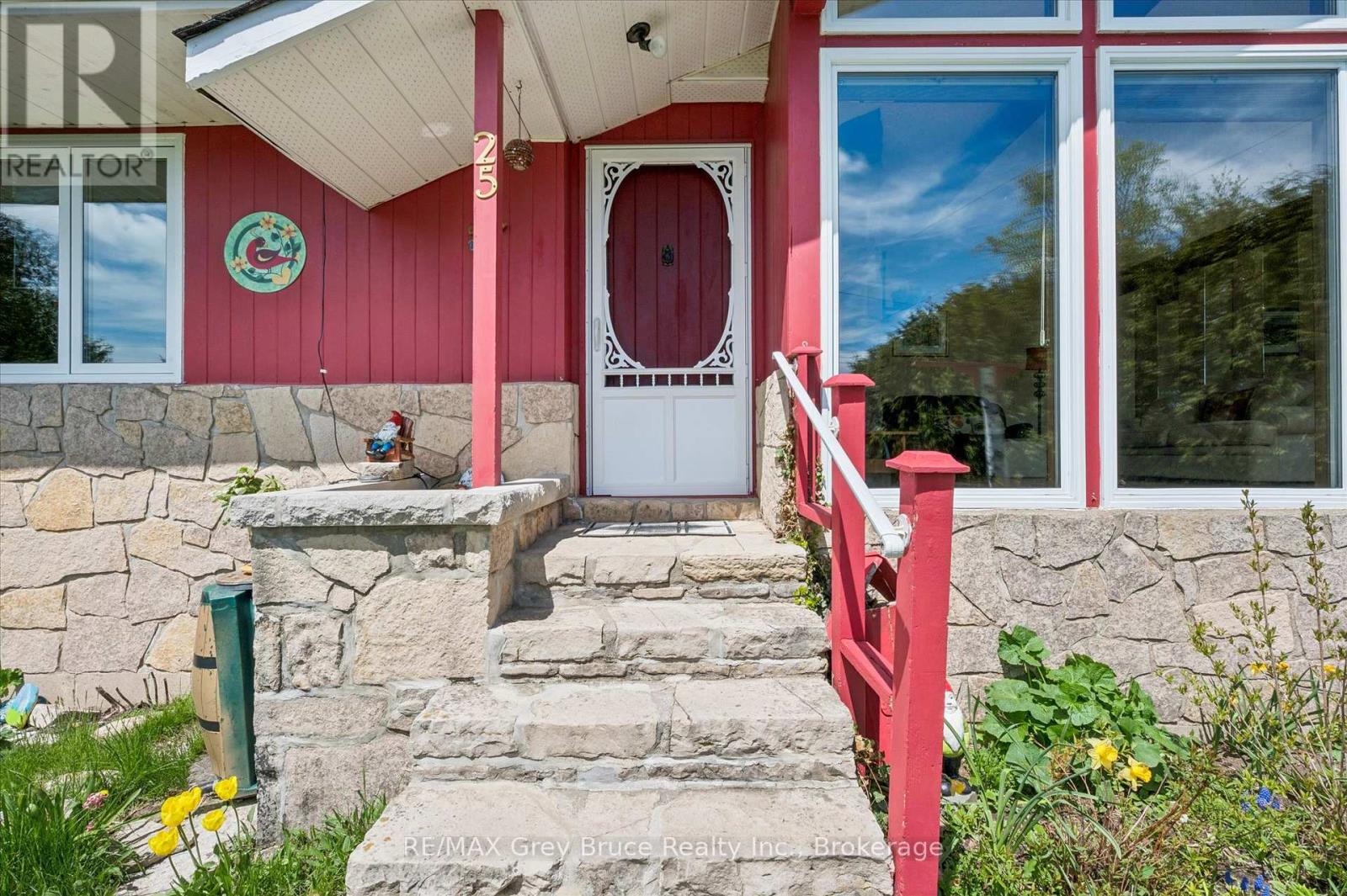 25 SHORELINE DRIVE - 30