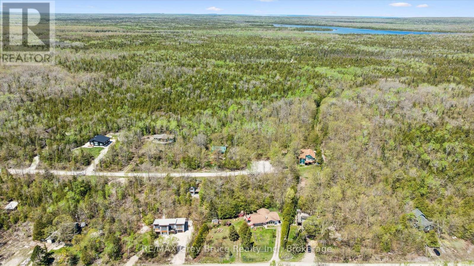 25 SHORELINE DRIVE - 34