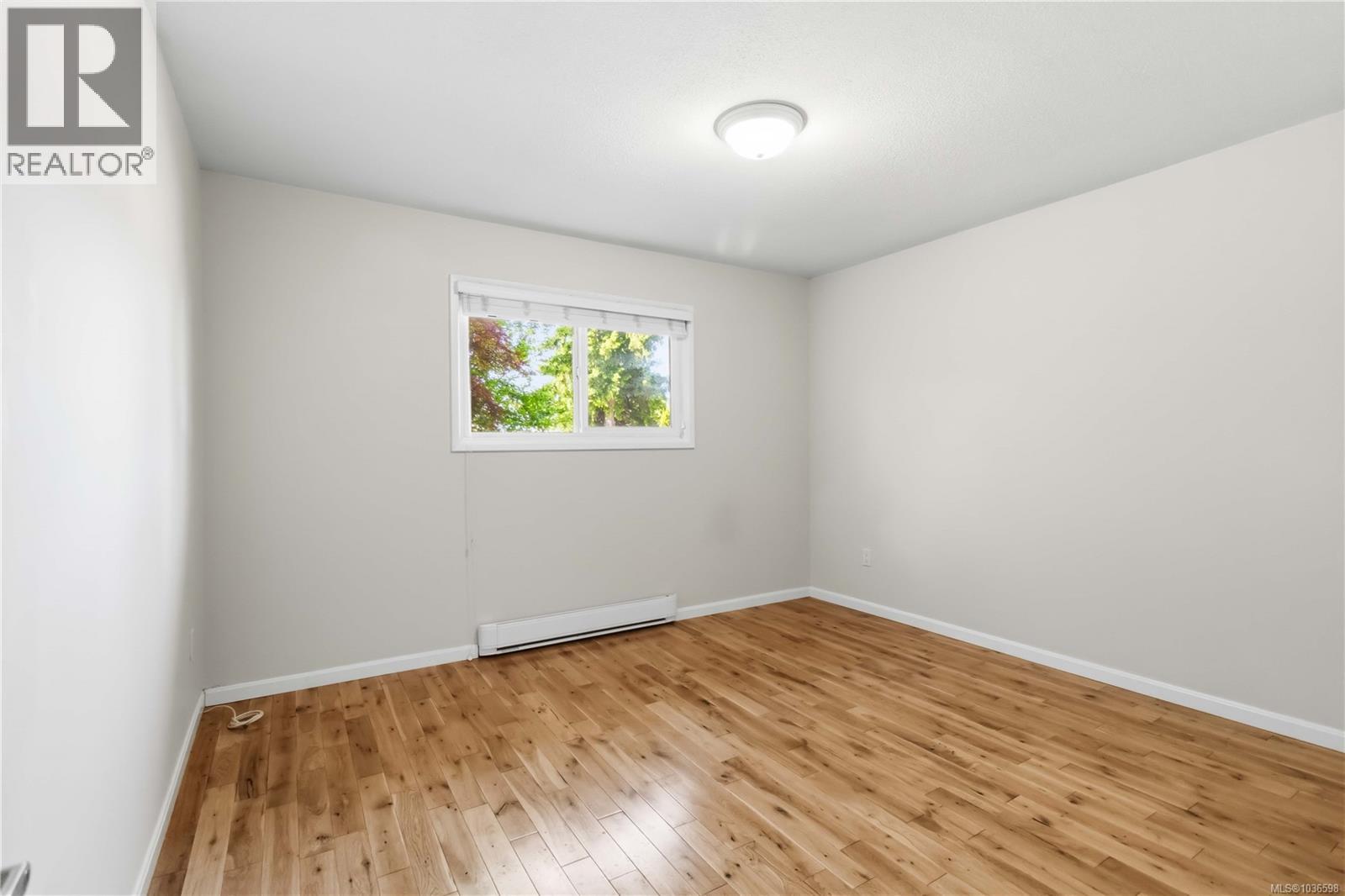 2290 Amelia Ave - 24
