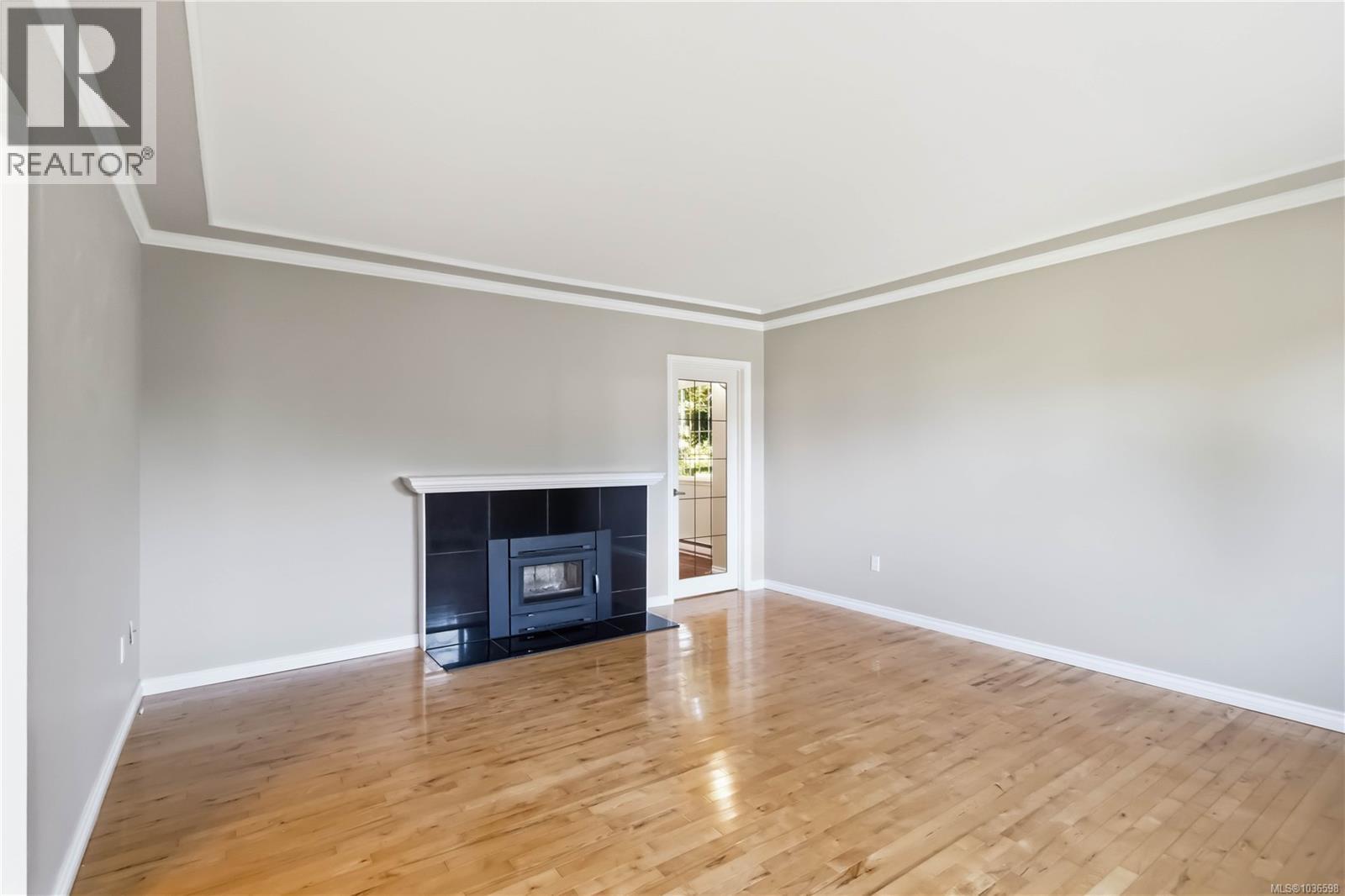 2290 Amelia Ave - 8
