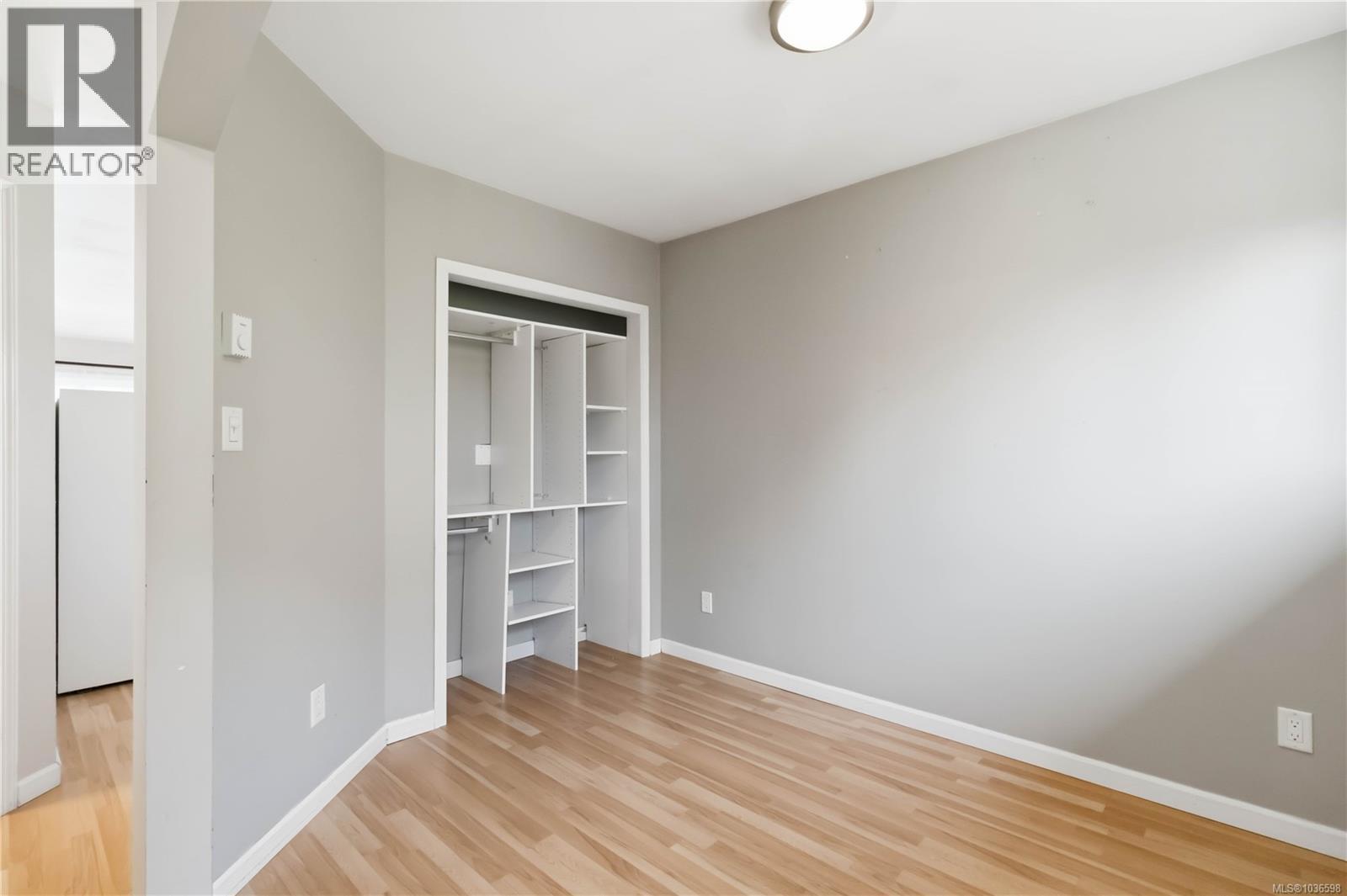 2290 Amelia Ave - 33