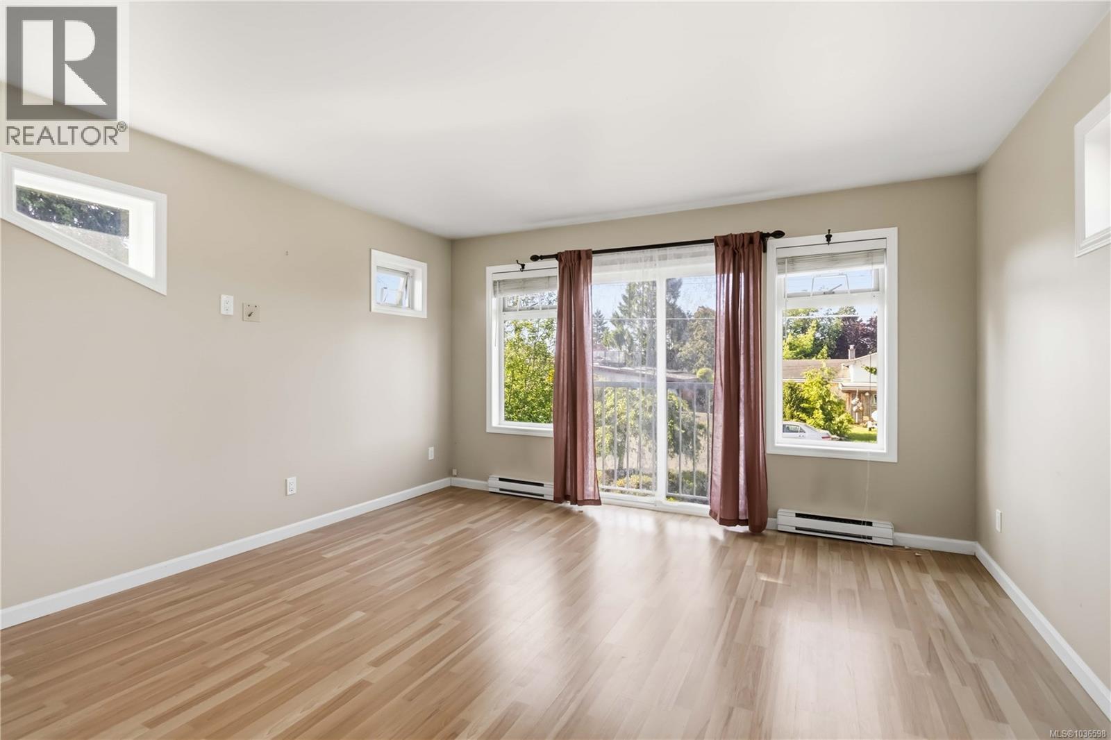 2290 Amelia Ave - 40