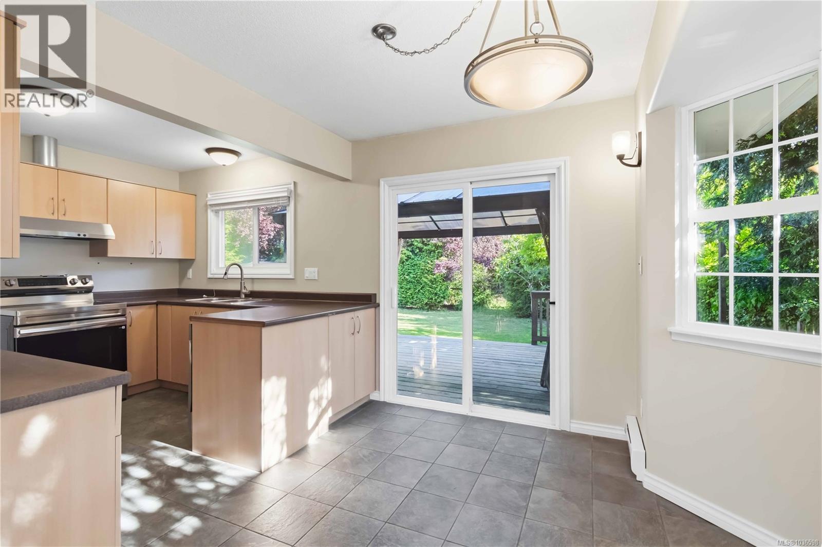 2290 Amelia Ave - 15