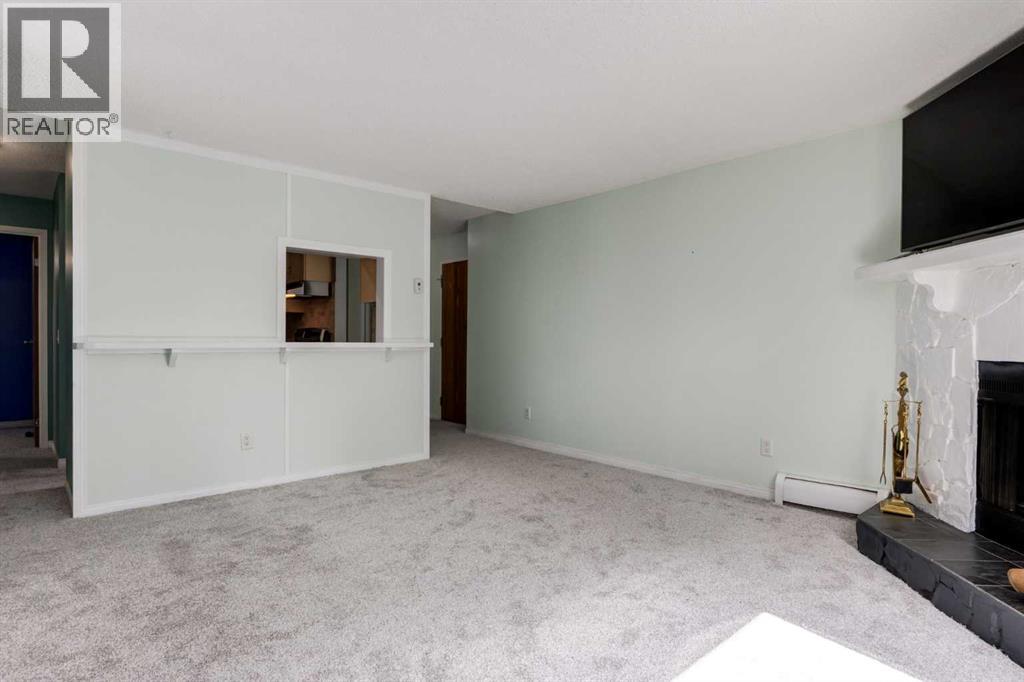 #2240 70 Glamis Drive SW - 15