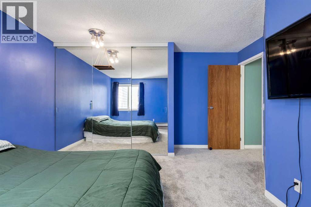 #2240 70 Glamis Drive SW - 20